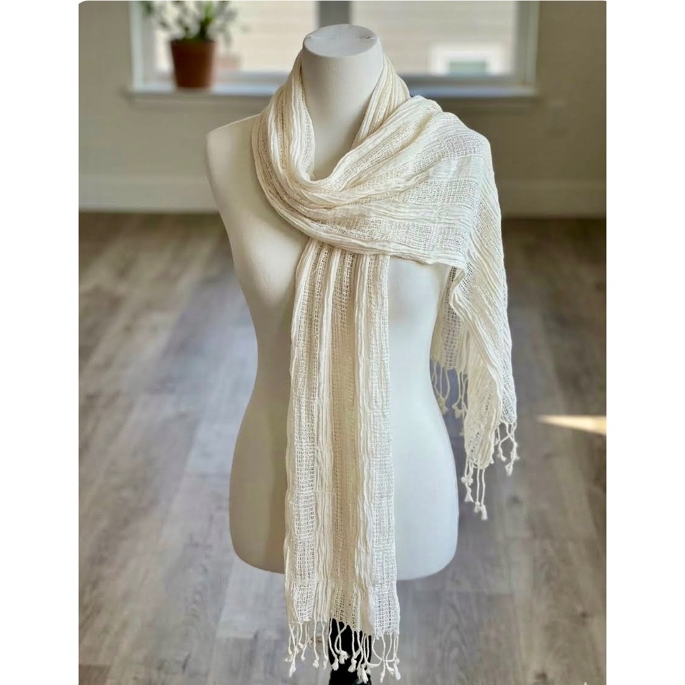 Aventura Ivory Cream Crinkle Textured Fringe Scarf Wrap Soft Cozy Travel Viscose